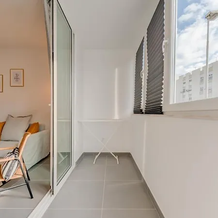 Lct Central Vintage Apartment